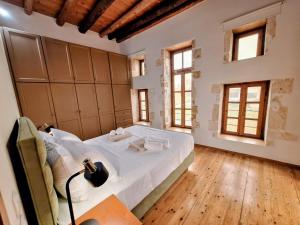 Casa dell Arco Antico, upper level with rooftop