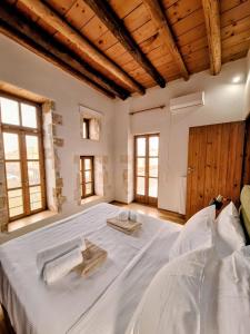 Casa dell Arco Antico, upper level with rooftop