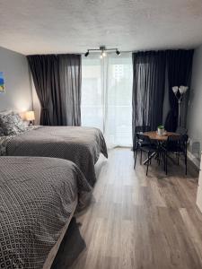 Oceanfront Resort in Sunny Isles Beach Condo with Balcony Kitchen Pool Gym and direct Beach Access