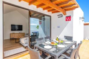 Villa Famara by Villa Plus