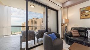Las Palomas Phase I Topaz 706 Exceptional OceanView Unit