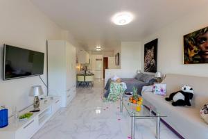 Luminoso estudio con Terraza en Milla de Oro