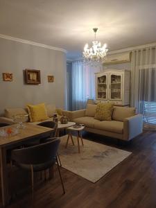 Cozy Seaside Apartment - Qerret Beach