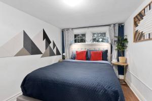 Cozy 1BR in Historic Triplex 11