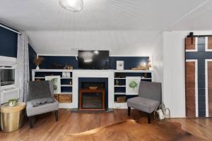 Cozy 1BR in Historic Triplex 11