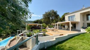VillaSerenita Piscine chauffée, Jacuzzi, Pétanque