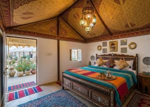 Moment Gest House Sam