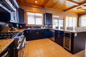 The Trail House 7BR Sleeps 18 Spacious Retreat