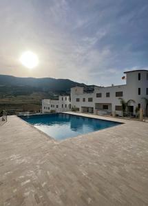 Iris good life mountain Apt, pool and beach 600m