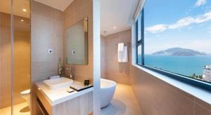 Charming ocean view suite breakfast included