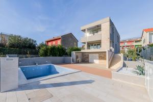 Beachfront Villa Costabella