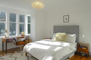 Three Bedroom House by Brookland Stays Serviced Accommodation & Short Lets in Hove