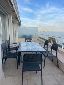 Stunning sea view apartment with private terrace