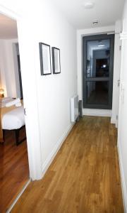 New Apartment with Terrace, Easy & Fast Access to Central London