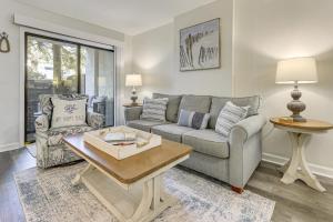 Poolside Days, Beach Strolls! Hilton Head Getaway