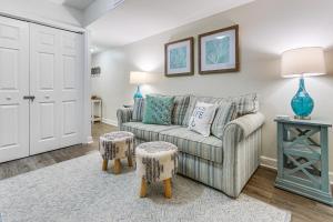 Poolside Days, Beach Strolls! Hilton Head Getaway