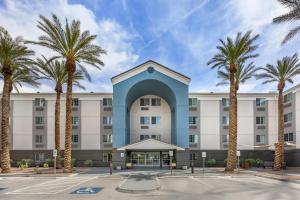 Sonesta Simply Suites Las Vegas Convention Center