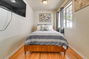 Near Oregon Caves: 2-Studio Retreat w Game Room!