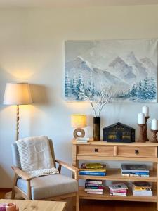 Sunny Alpine Apartment - 180 View