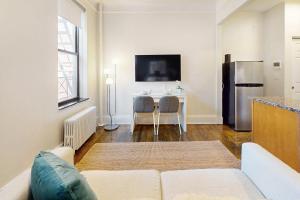 The Alphabet Haus Vibe 8768