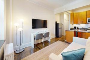 The Alphabet Haus Vibe 8768