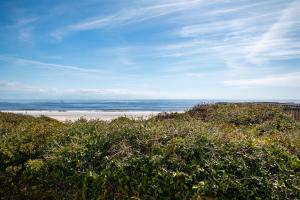 Sandy Shore by Oak Island Accommodations