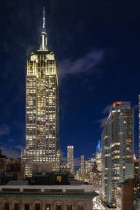 The Vibe on 5th XV Vibe 8764