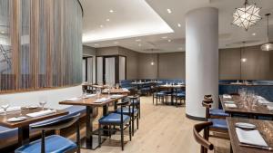 The Vibe on 5th XV Vibe 8764