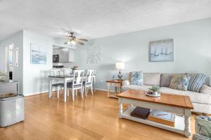Sandy Shore by Oak Island Accommodations