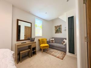 Luxury York City Centre Apartment - Walk to Train Station & Top Attraction