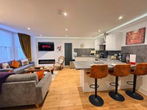 Luxury York City Centre Apartment - Walk to Train Station & Top Attraction