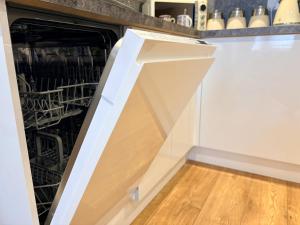 Luxury York City Centre Apartment - Walk to Train Station & Top Attraction