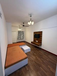 Sunshine Park By RoomzAway