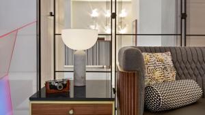 The Vibe on 5th V Vibe 8754