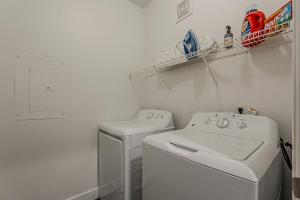 Kota 2019 Cozy 2BR - 2BA - Pool - Gym - Free Parking