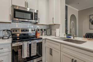 Kota 2019 Cozy 2BR - 2BA - Pool - Gym - Free Parking