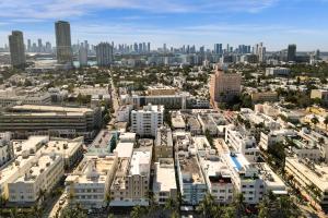 Chic 1BR in the Heart of SoBe Ocean 1 Min Away 308