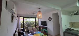 Apartamento Con Piscina Cerca Al Aeropuerto