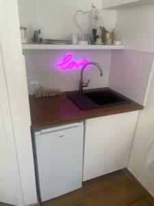 Love Room - Balnéo 4 places - King Size - Jardin privatif - Tarif dégressif plus de 1 nuit