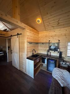 Grinning Mule Lodge