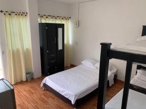 Habitación amoblada coveñas