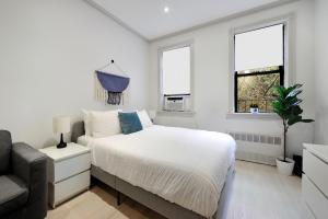 The Yorkville Vibe 8679