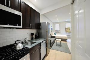 The Yorkville Vibe 8679