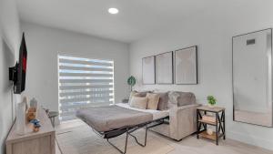 #309 Strong WiFi- Free Parking Spot-Full Kitchen