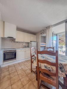 Résidence avec piscine & Proche du Port animé