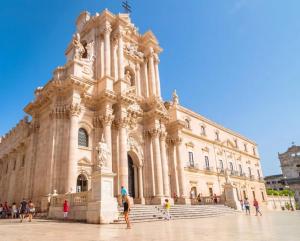 FONTANE BIANCHE 300MT fROM BEACH