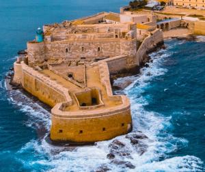 FONTANE BIANCHE 300MT fROM BEACH