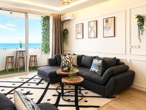 Ocean View Apartment Corniche Sunsets