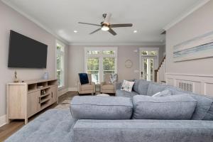 Blue Horizon by Oak Island Accommodations