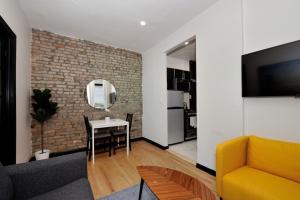 The Gram VIII Vibe 8565